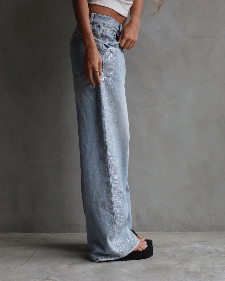 JEAN RELAXED FIT BRILLOS SWAG NOT SOUL AZUL CLARO