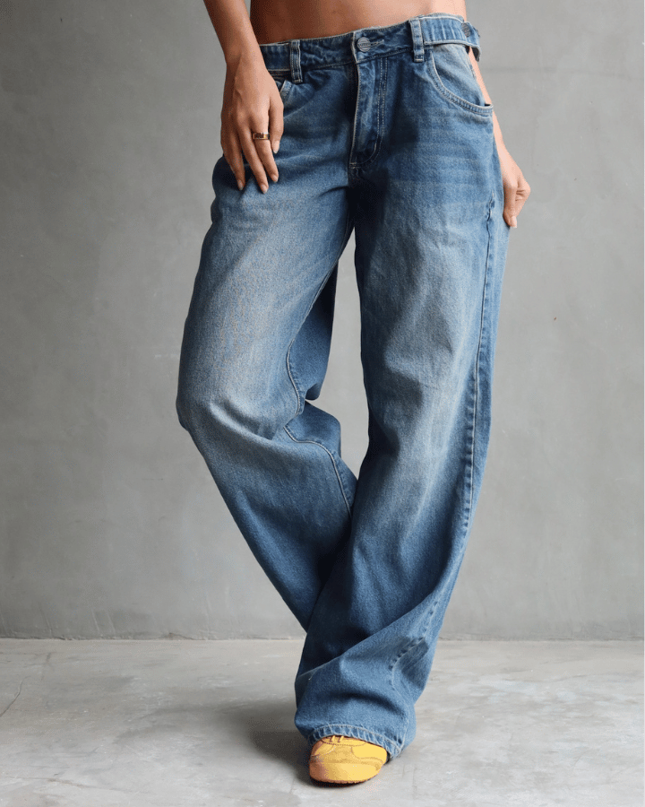 JEAN LOW WIDE FIT TIRO BAJO CINTURA AJUSTABLE AZUL