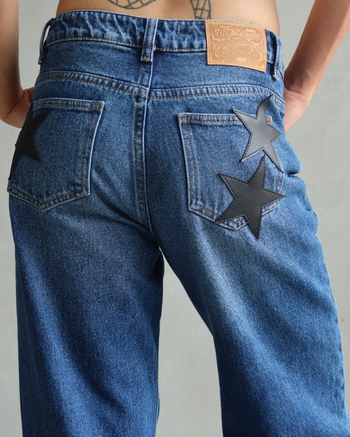 JEAN RELAXED FIT BLACK STARS AZUL OSCURO