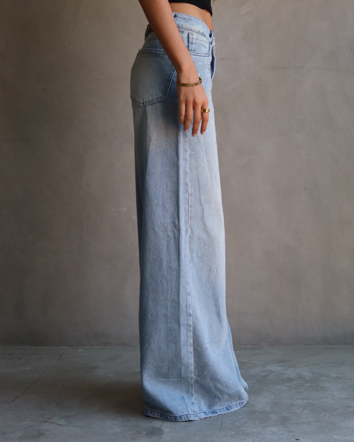 JEAN WIDE LEG FIT BRILLOS FADE AZUL CLARO