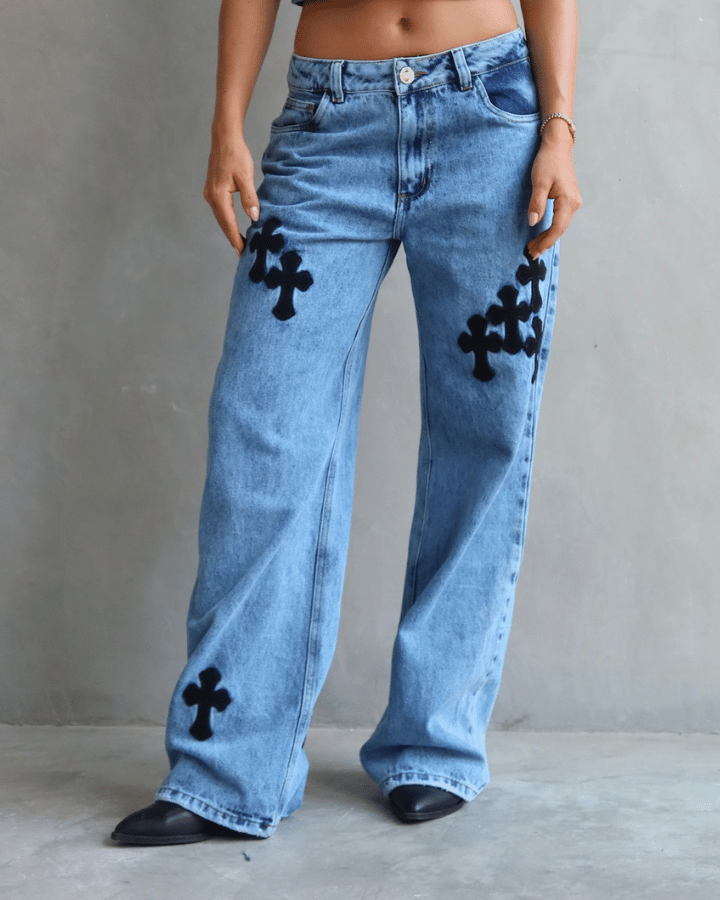 JEAN RELAXED FIT CRUCES NEGRAS AZUL WASHED
