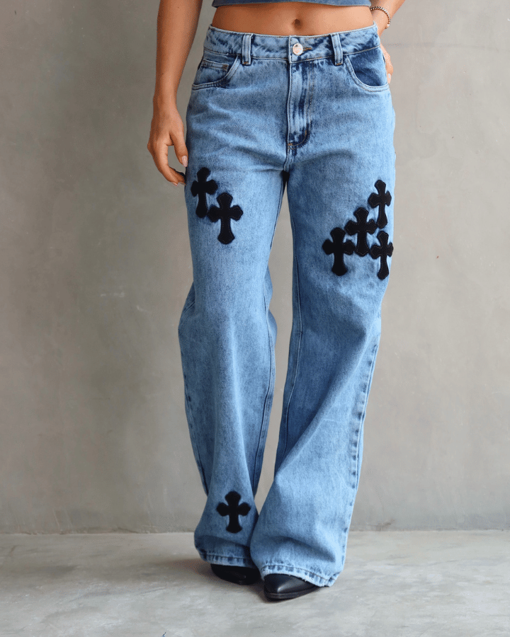JEAN RELAXED FIT CRUCES NEGRAS AZUL WASHED
