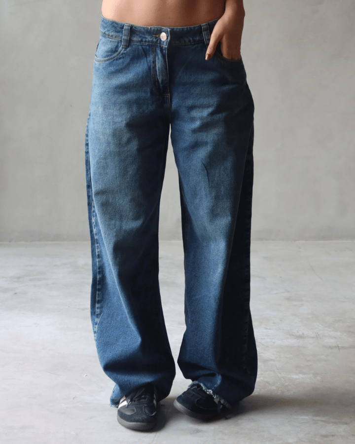 JEAN STRAIGHT AZUL MEDIO CON ESTRELLAS PLATEADAS