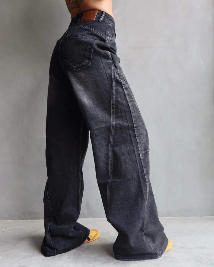 JEAN WIDE LEG TIRO ALTO ROCKSTAR NEGRO CON ROTOS