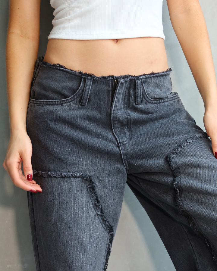 JEAN ANCHO DESTROYED WASH NEGRO