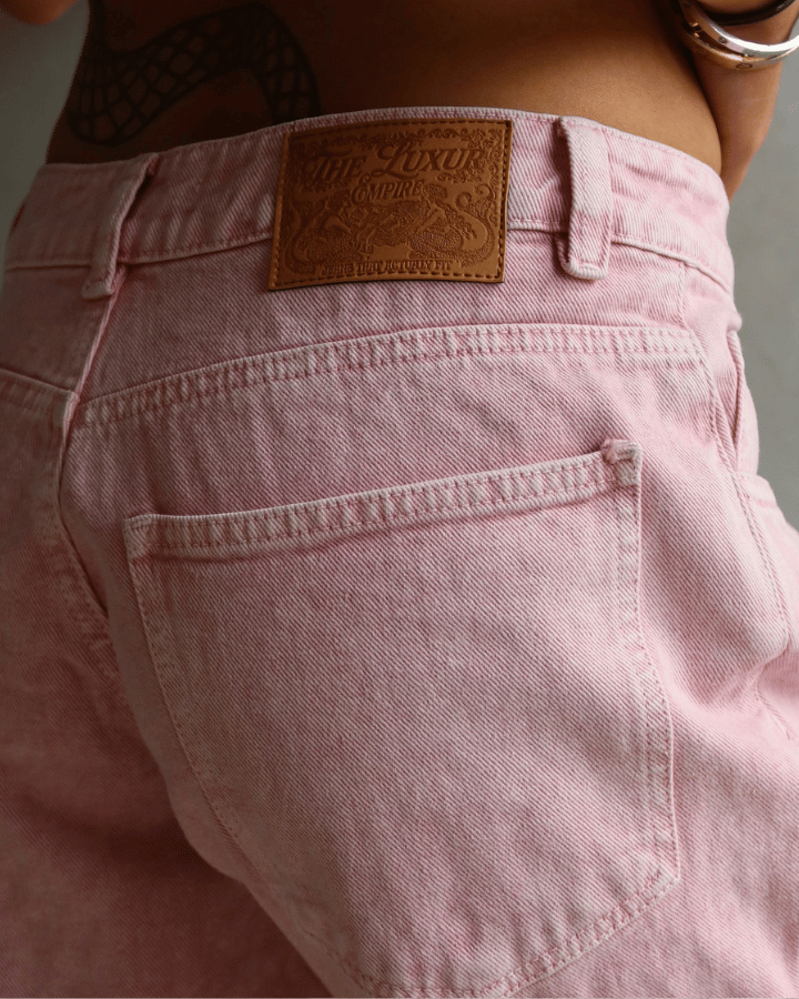 JEAN LOW WIDE FIT TIRO BAJO ANCHO FULLY BLUSH ROSADO