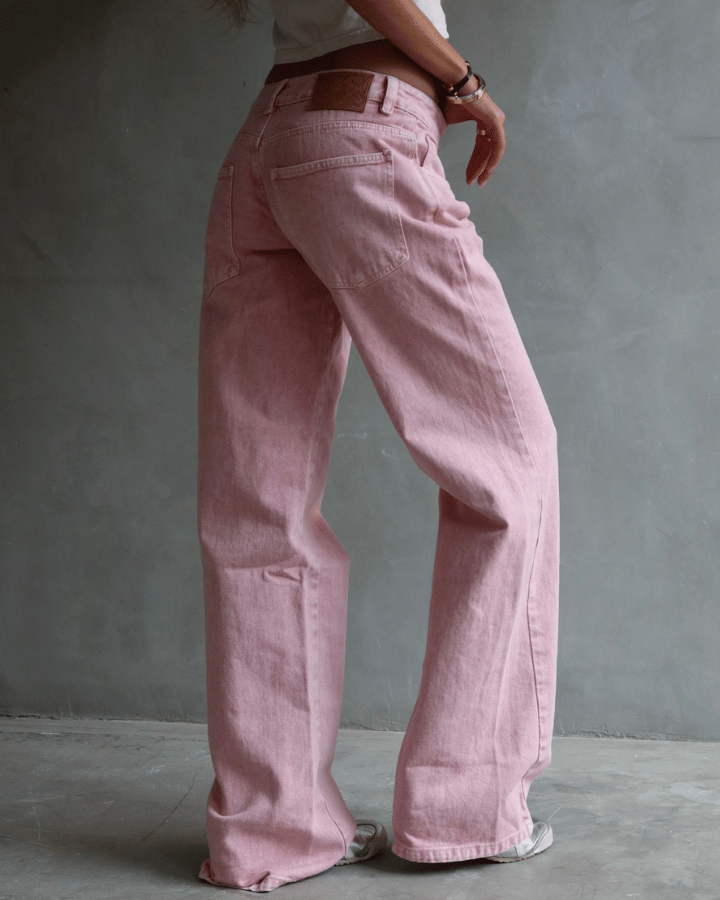 JEAN LOW WIDE FIT TIRO BAJO ANCHO FULLY BLUSH ROSADO