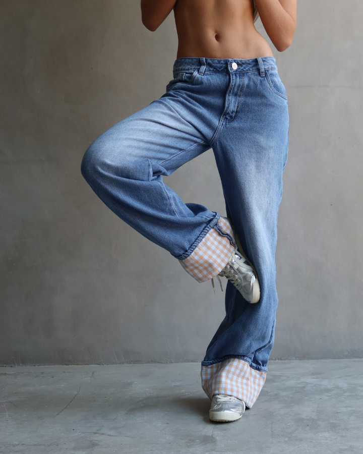 JEAN RECTO RELAXED FIT HEART PATCH VICHY AMARILLO