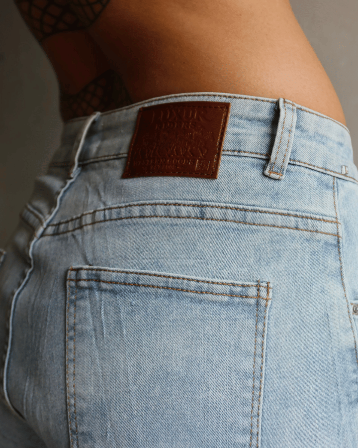 JEAN STRAIGHT CRYSTALS AZUL CLARO