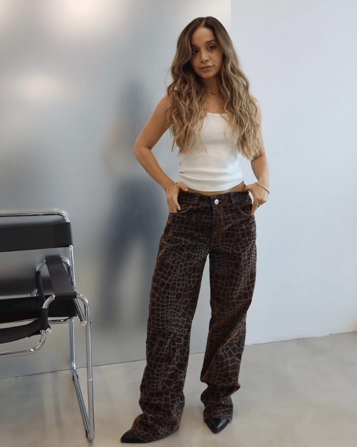 JEAN RELAXED FIT GIRAFFE PRINT CAFÉ