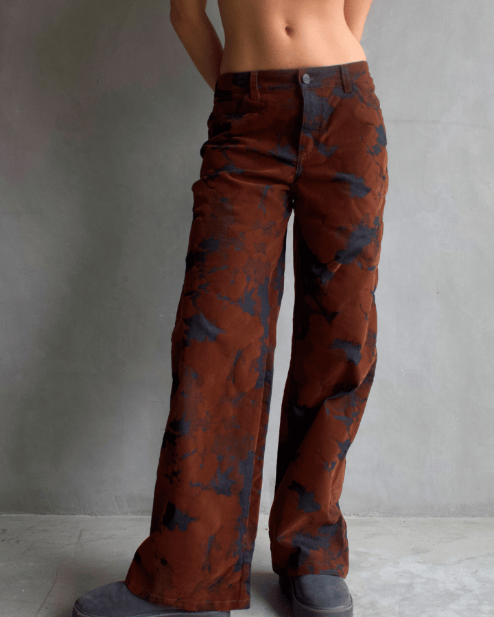 PANTALÓN STRAIGHT EFECTO MARMOLEADO CAFÉ NEGRO