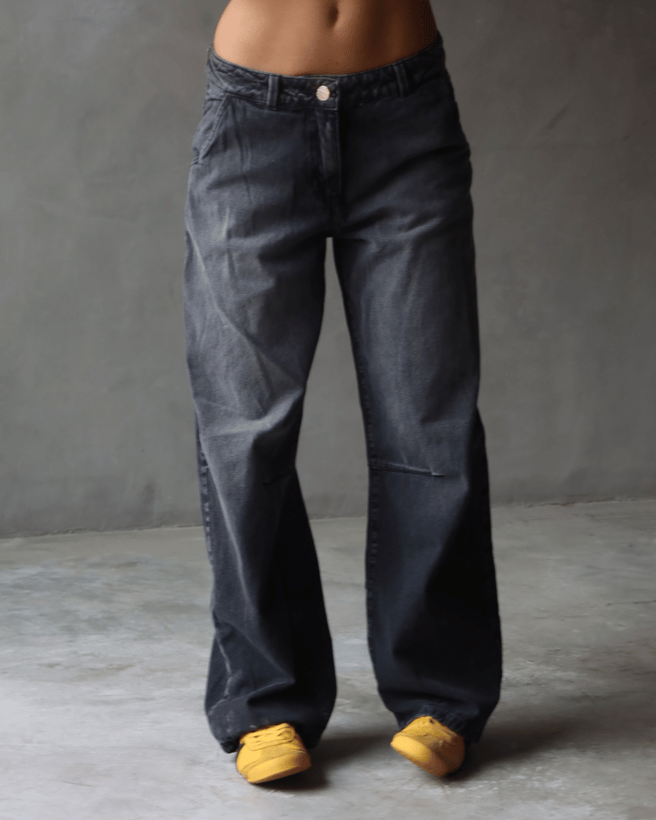 JEAN SCULPTED FIT GRIS OSCURO
