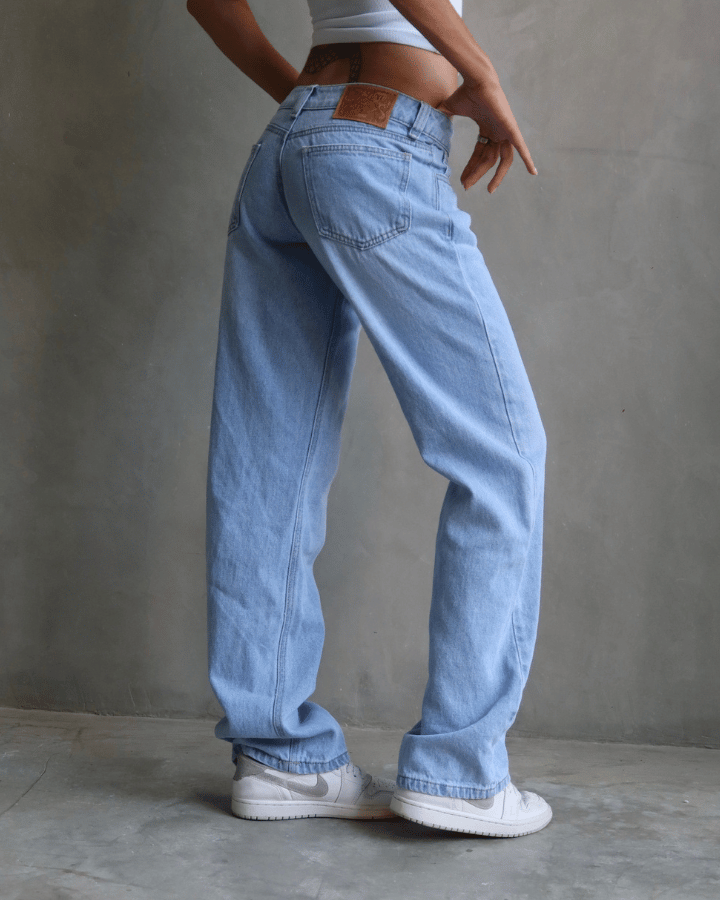 JEAN EXTRA LOW STRAIGHT FIT ICE AZUL CLARO