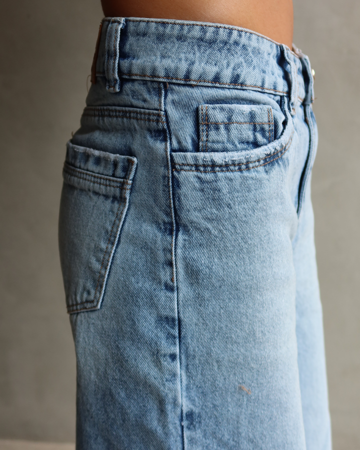 JEAN ANCHO WIDE LEG FIT LIGHT WASH AZUL CLARO