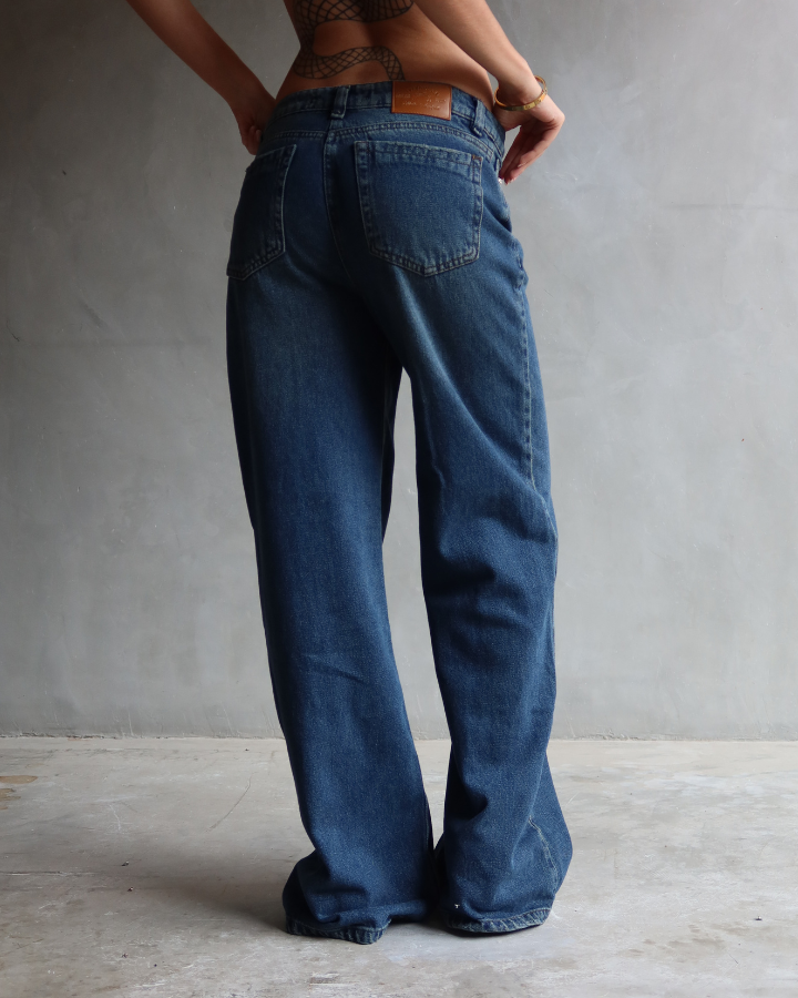 JEAN WIDE LEG FIT TONE WASHED AZUL OSCURO