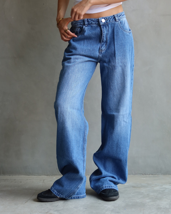 JEAN RELAXED FIT BLACK STARS AZUL CLARO