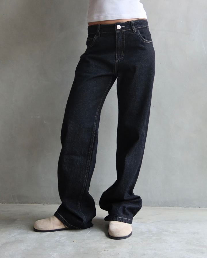 JEAN RELAXED FIT ECRU STITCHING NEGRO