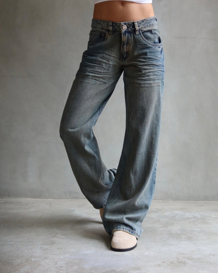 JEAN LOW WIDE FIT TIRO BAJO ANCHO VAINILLA WASHED