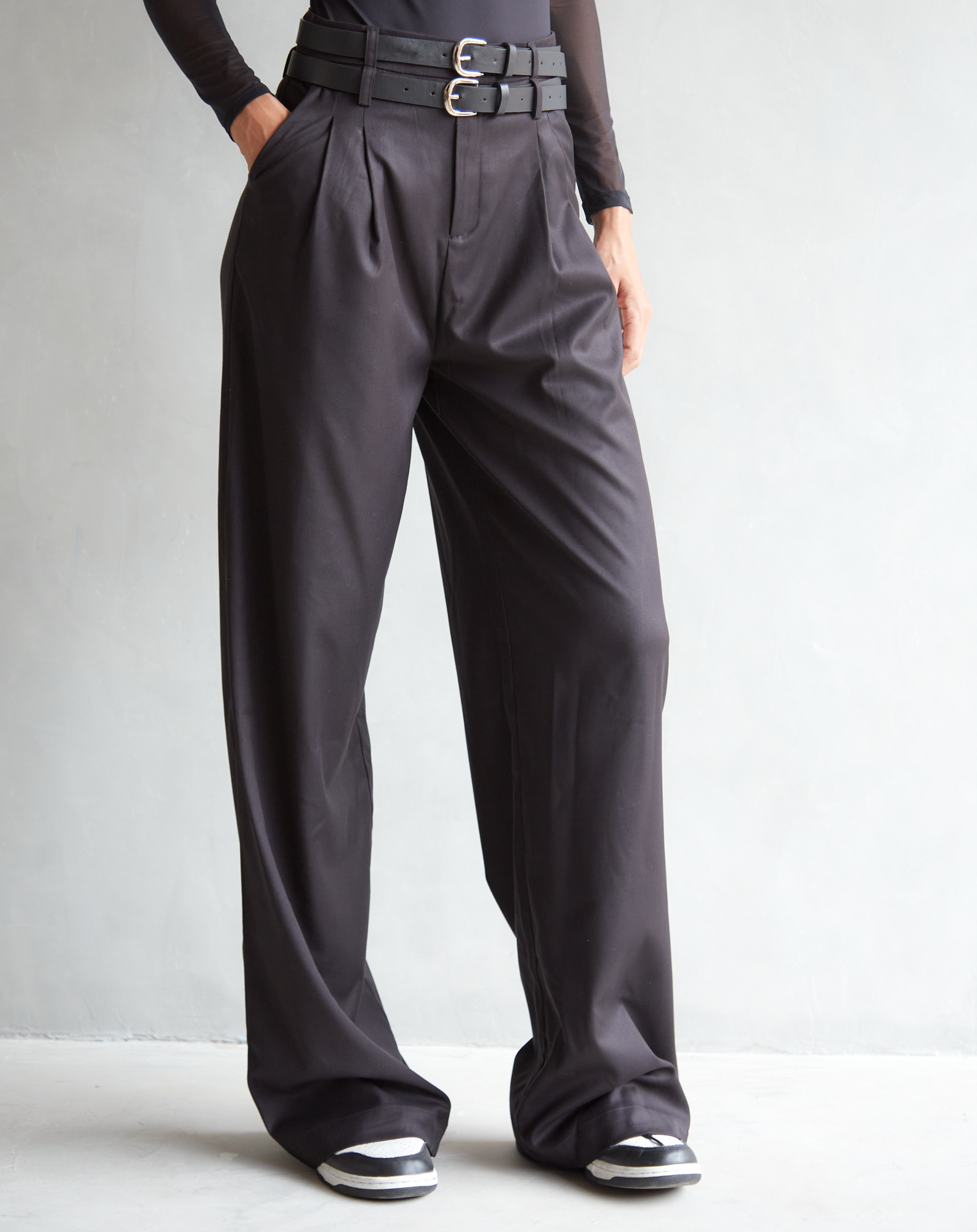 PANTALÓN BESSETTE CON CORREA NEGRO