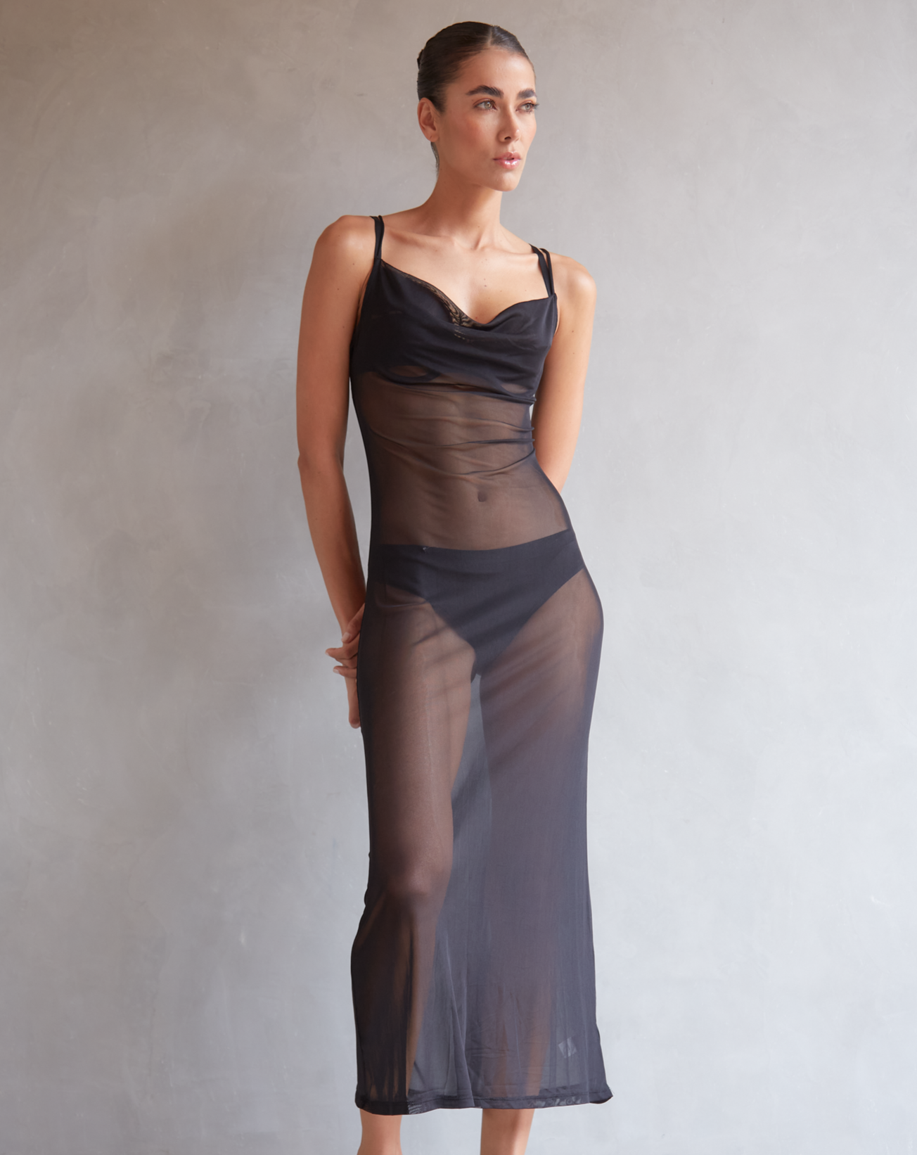 VESTIDO MOSS MESH NEGRO LARGO