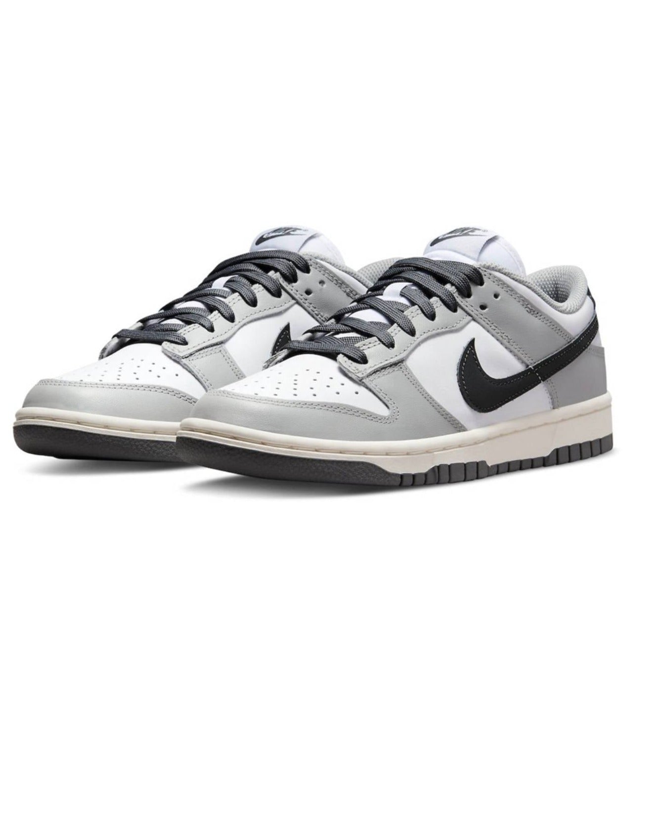 NIKE DUNK LOW LIGHT SMOKE GREY